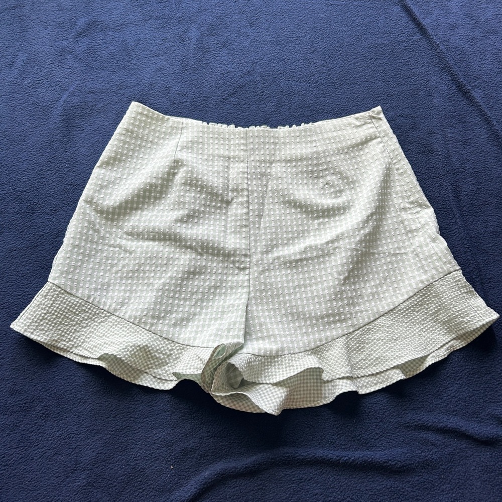 Plaid ruffle shorts